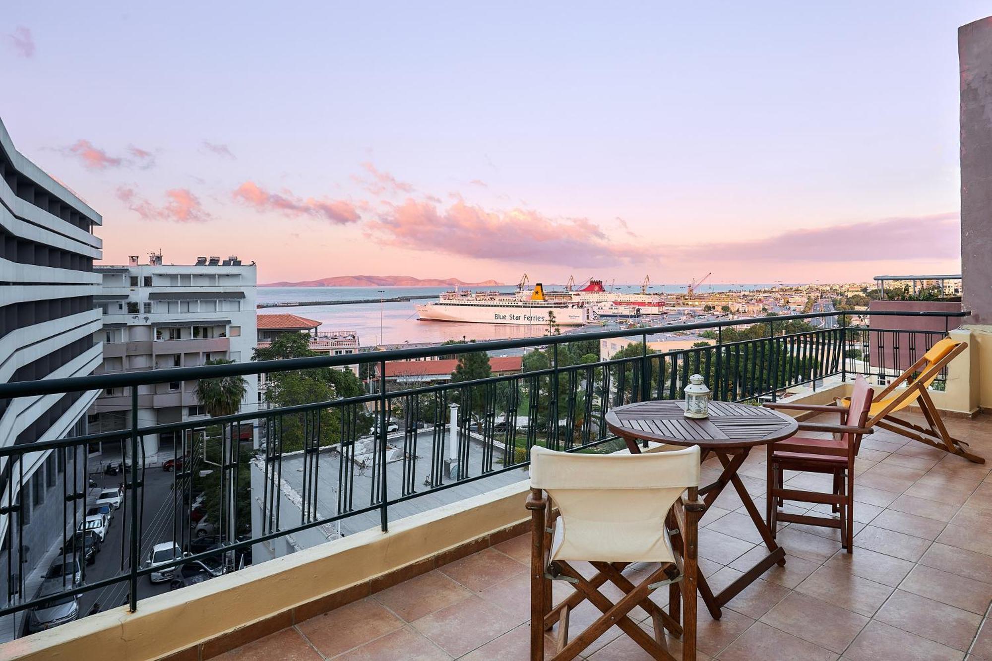 City Center Penthouse With Sea View Apartman Iráklio Kültér fotó